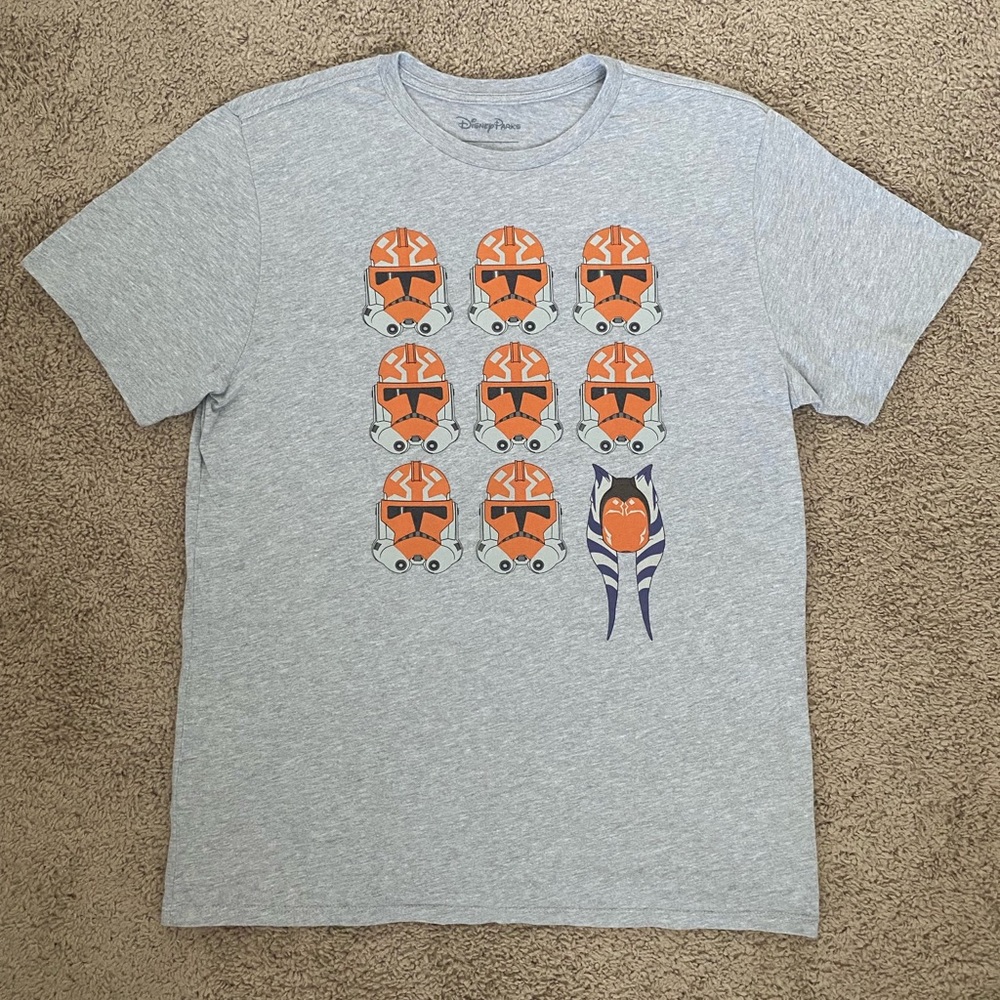 Disney Parks Our Universe Star Wars Clone Wars Helmet Ahsoka Tano Shirt Adult XL